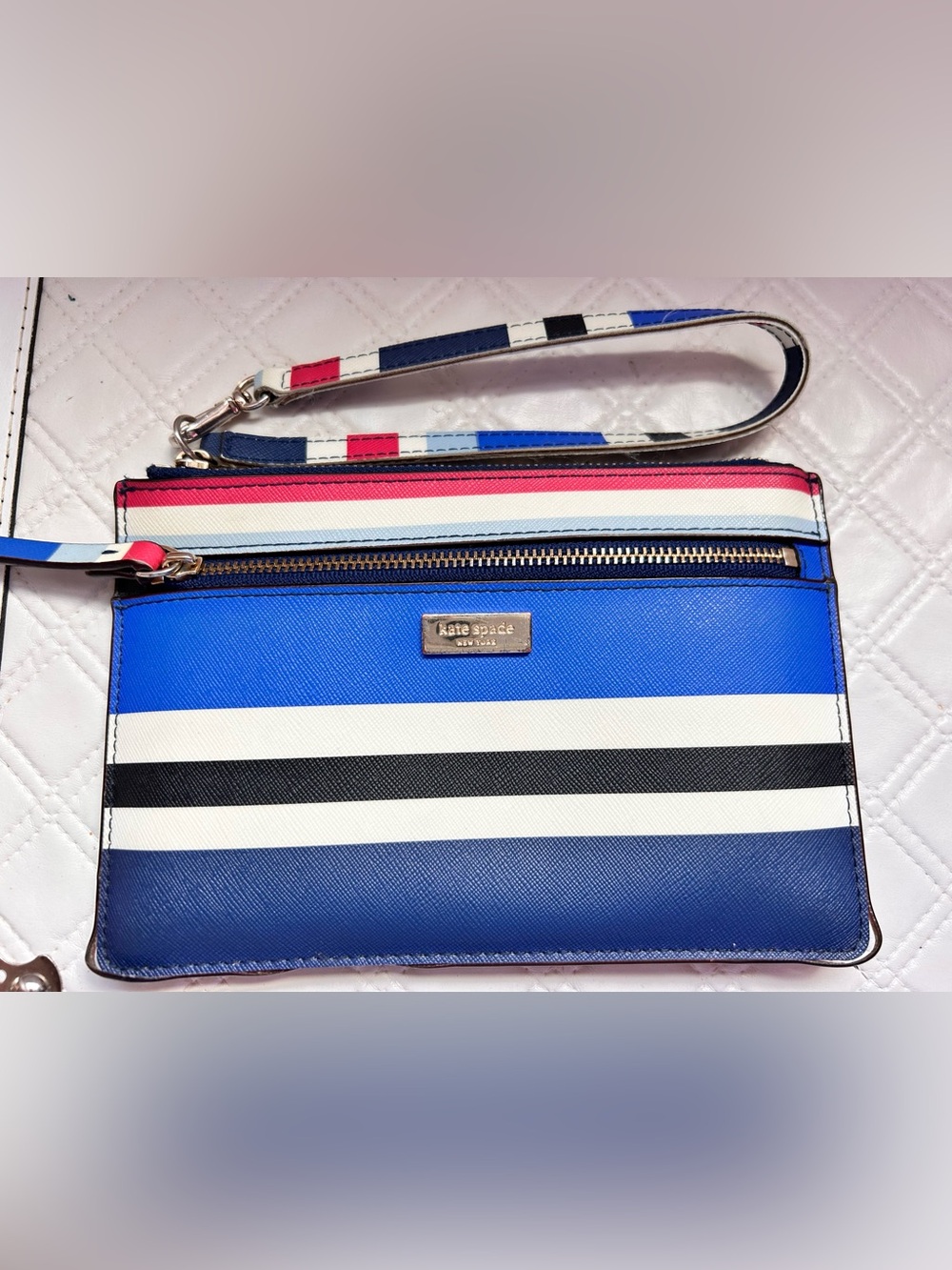 Authentic Kate Spade New York “Tinie” Laurel Way Printed Wristlet